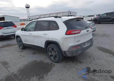 2018 Jeep Cherokee Latitude 4X4 z USA, uszkodzony, nr VIN 1C4PJMCB1JD526079